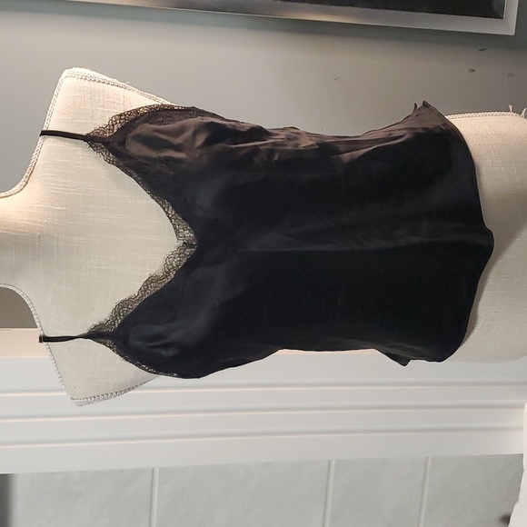 VICTORIA SECRET BLACK CAMISOLE ⚫️ - Picture 1 of 5